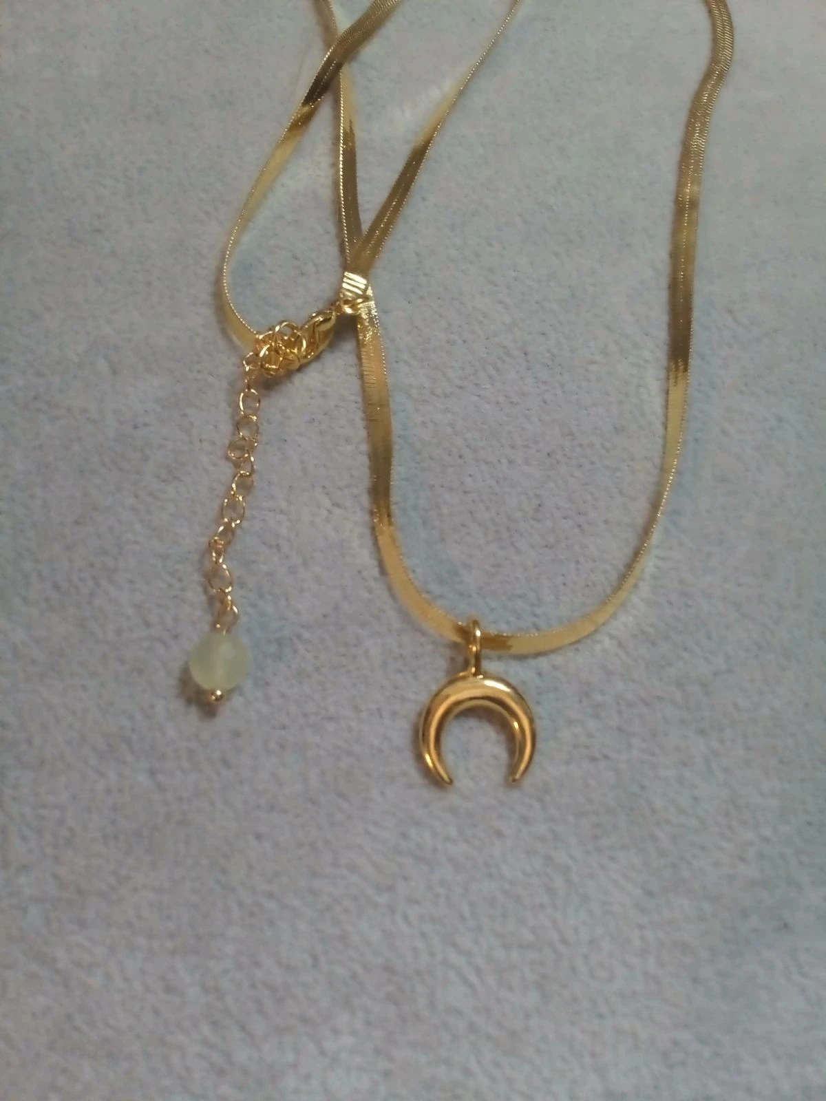 Collier lune et pierre de jade néphrite